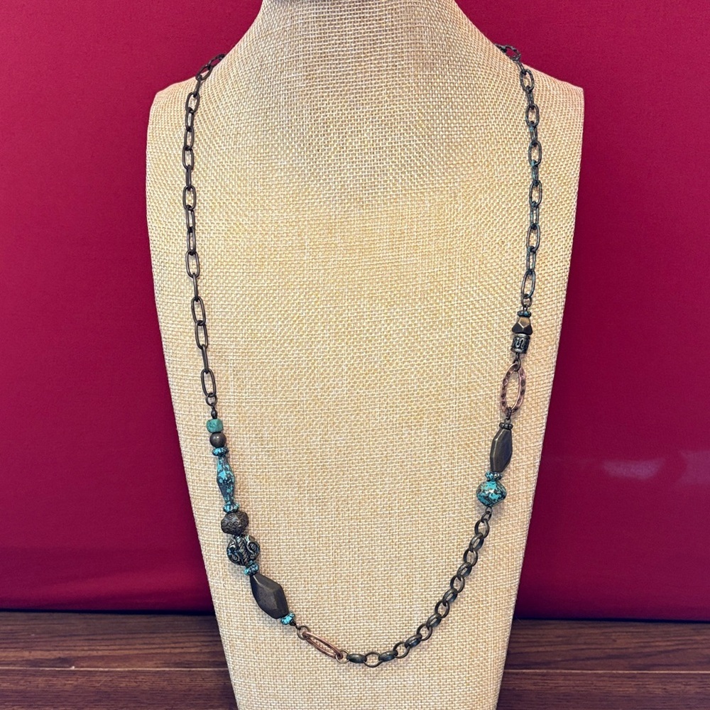 Elegant Chain Necklace with Faux Turquoise and Brown Beads